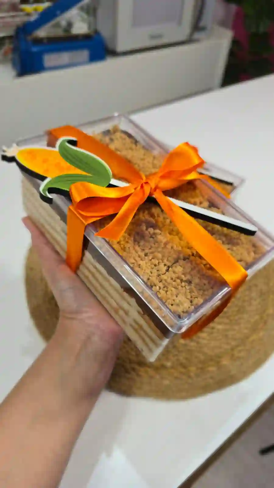 Travessa doce embalada com laco laranja para venda